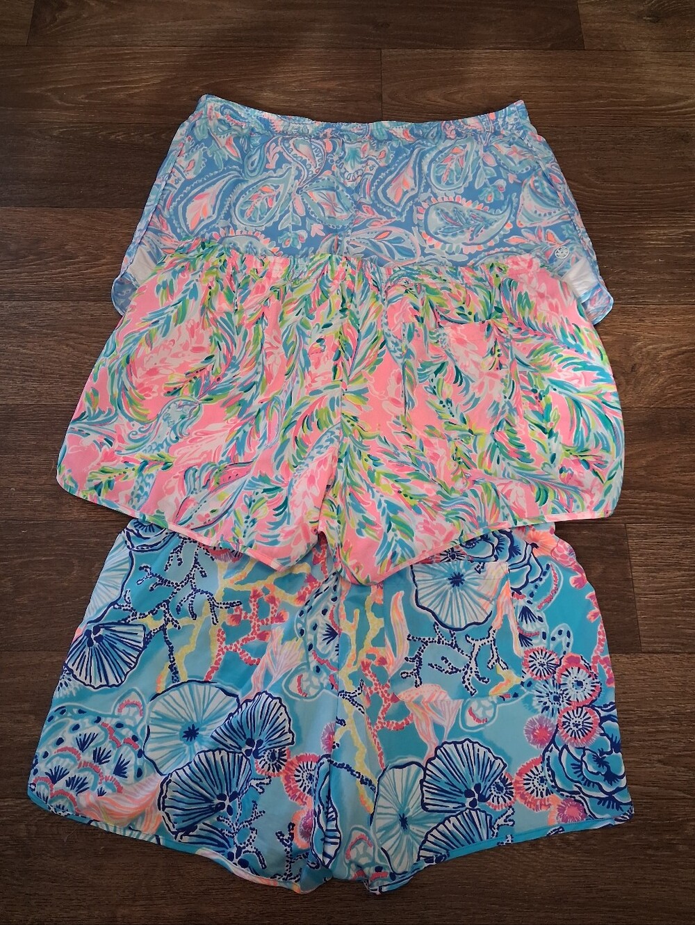 Lilly Pulitzer Luxletic Ocean Trail Short Multi Sink Set Of 3 1 Sz L And 2 Sz M - Picture 2 of 4